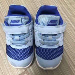 Nike toddler sneakers